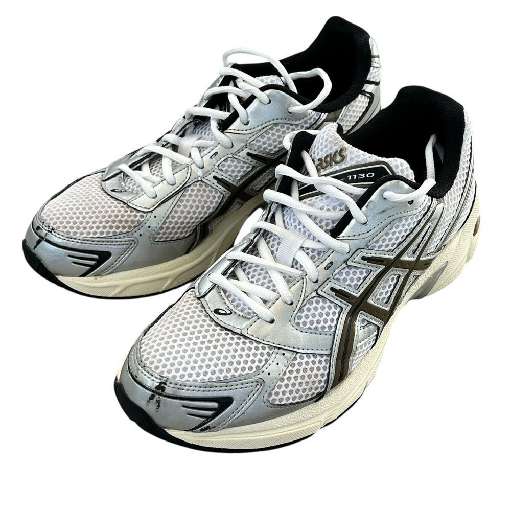 ASICS Gel-1130 White black and silver Gray Athletic Sneakers men’s size 8.5